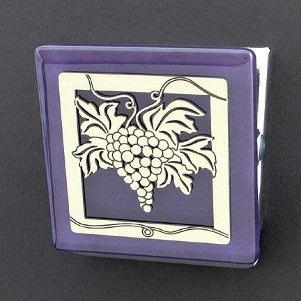 Grapes Magnetic Clip in Purple and Silver